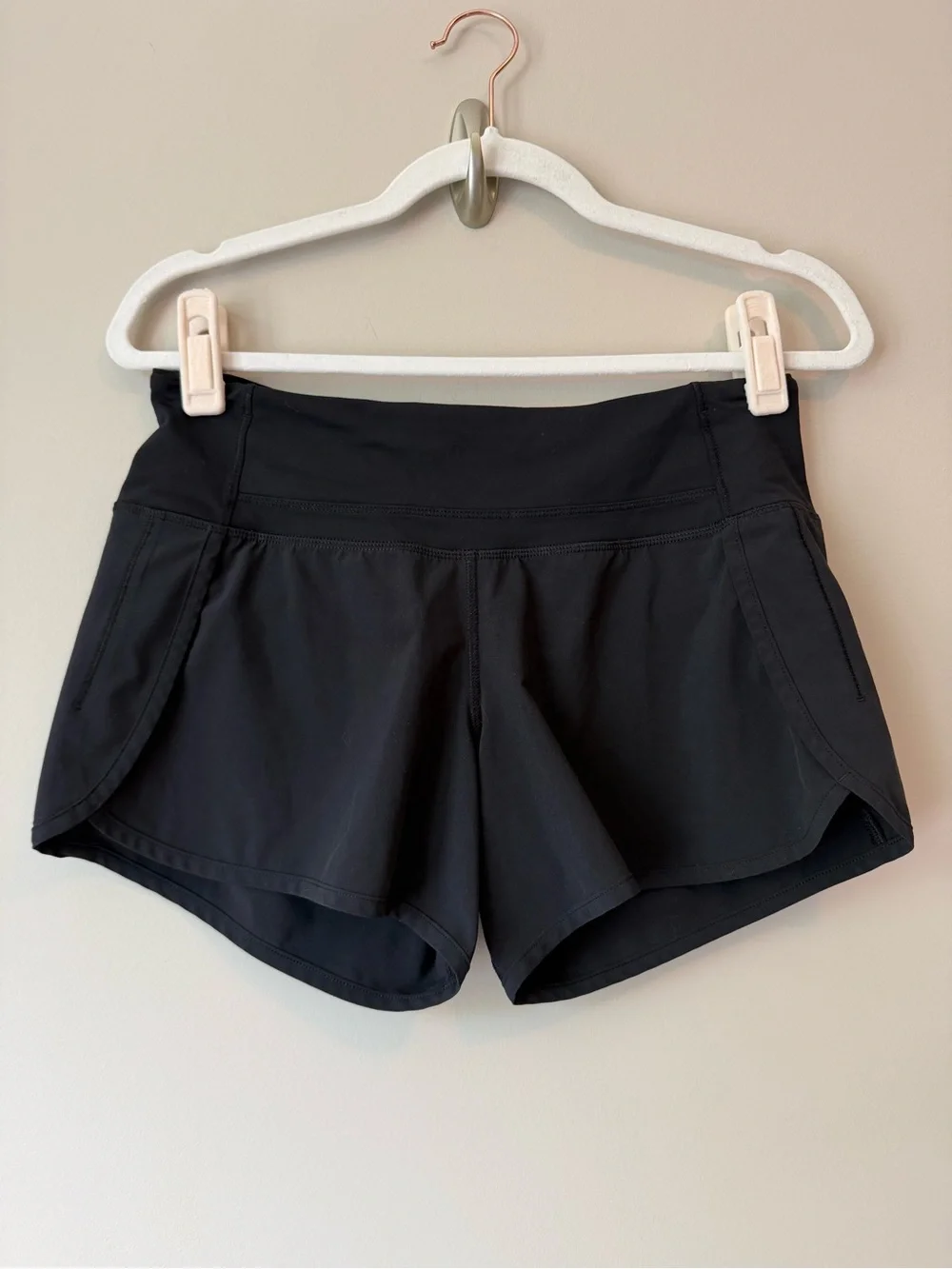 Lululemon Speed Up Black High Rise Running Shorts Size 4 VGUC